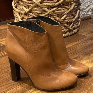 Francesco Smalto Made in Italy Lamb skin leather high heel bootie